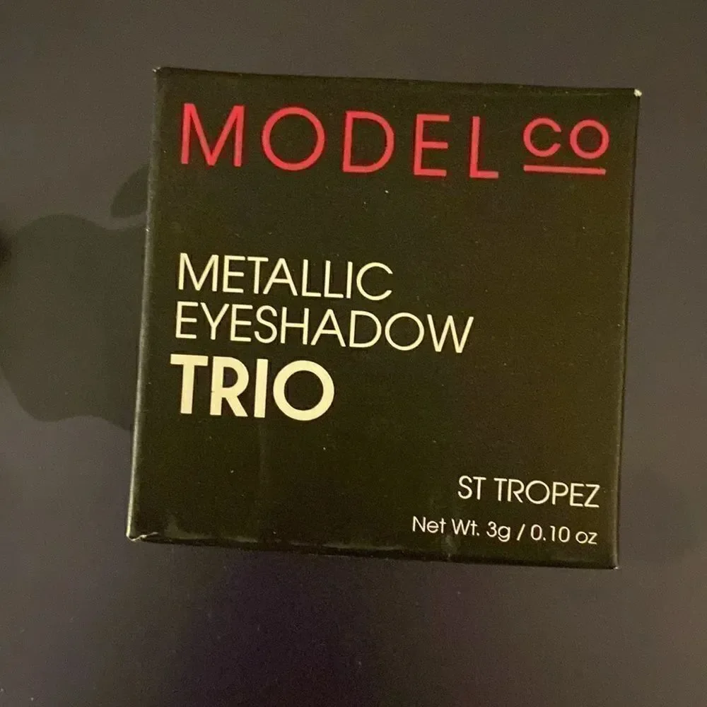 ModelCo eyeshadow trio